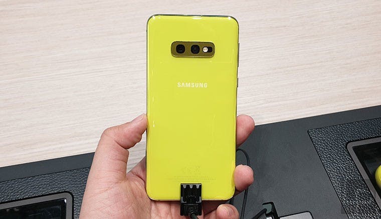 想要嗎?台灣暫時沒有的三星S10 / S10+ / S10e黃、藍色款式動眼看
