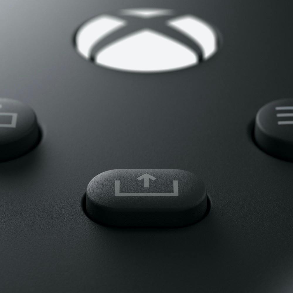 XBOX202 搭配Xbox Series X的新款控制手把導入不少強化設計,新增分享按鍵