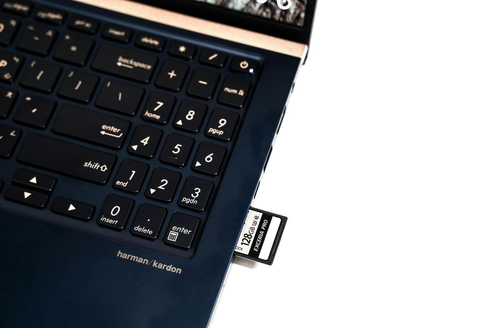 美.力 無邊 ASUS ZenBook 15 (UX533FD) 不僅世界最小,還有獨立顯卡的輕薄怪獸筆記型電腦! @3C 達人廖阿輝