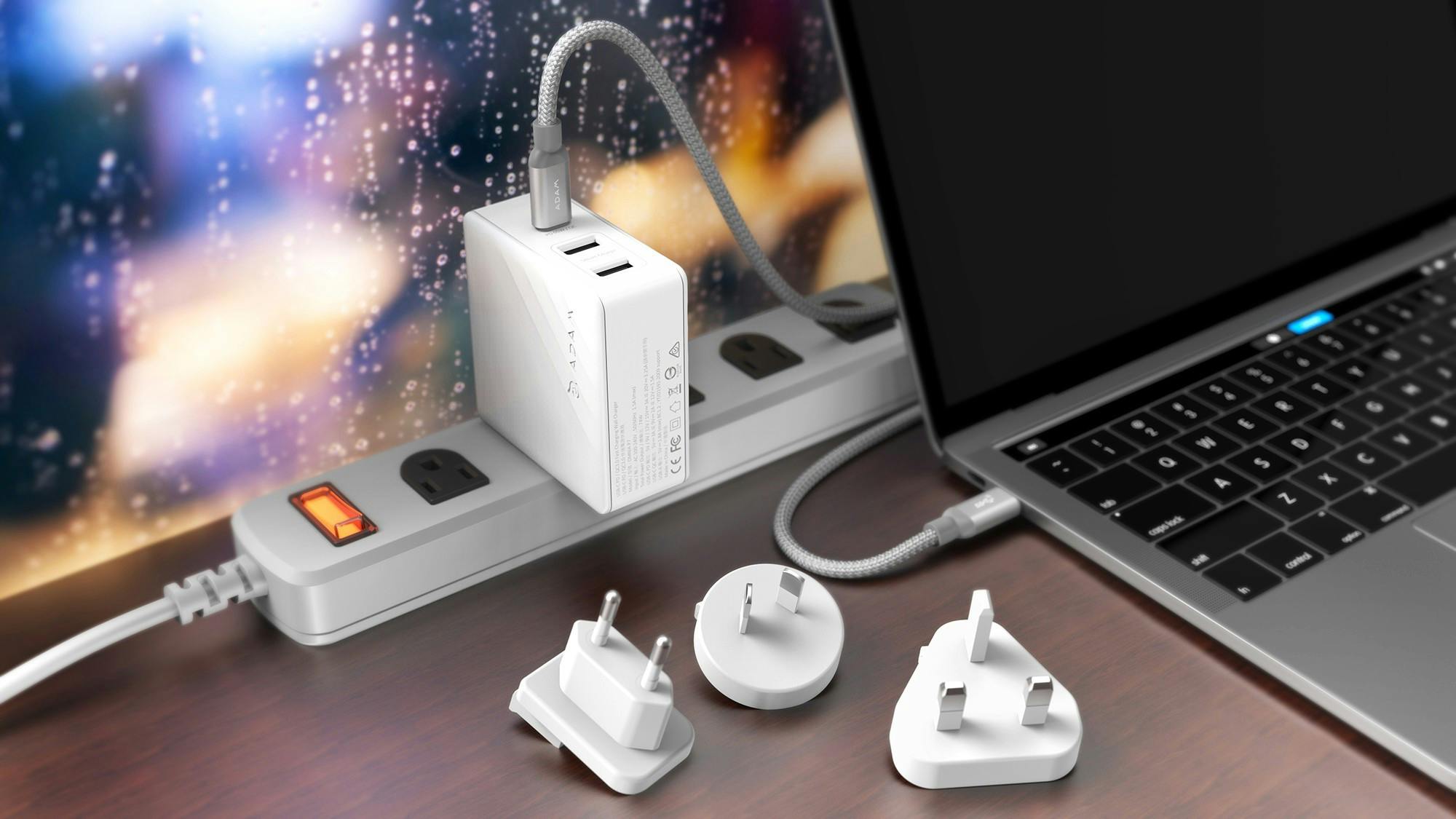 ADAM 萬用快速充電器