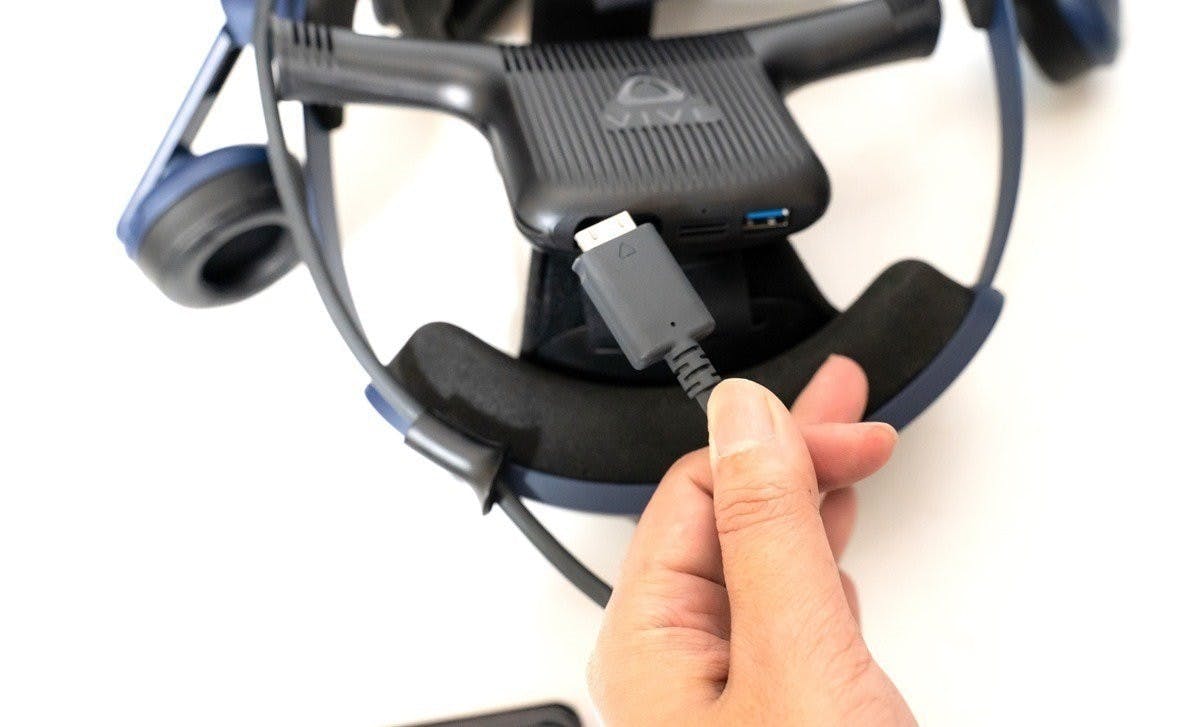 終於完全體!Vive / Vive Pro 無線套件 入手開箱/安裝/心得分享 (含 Thunderbolt 3 外接盒使用實測) @3C 達人廖阿輝