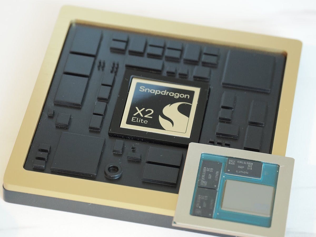 外媒認為高通僅Snapdragon X2 Elite Extreme採記憶體封裝設計是由於高通自我定位是PC供應的中介者而非主導者