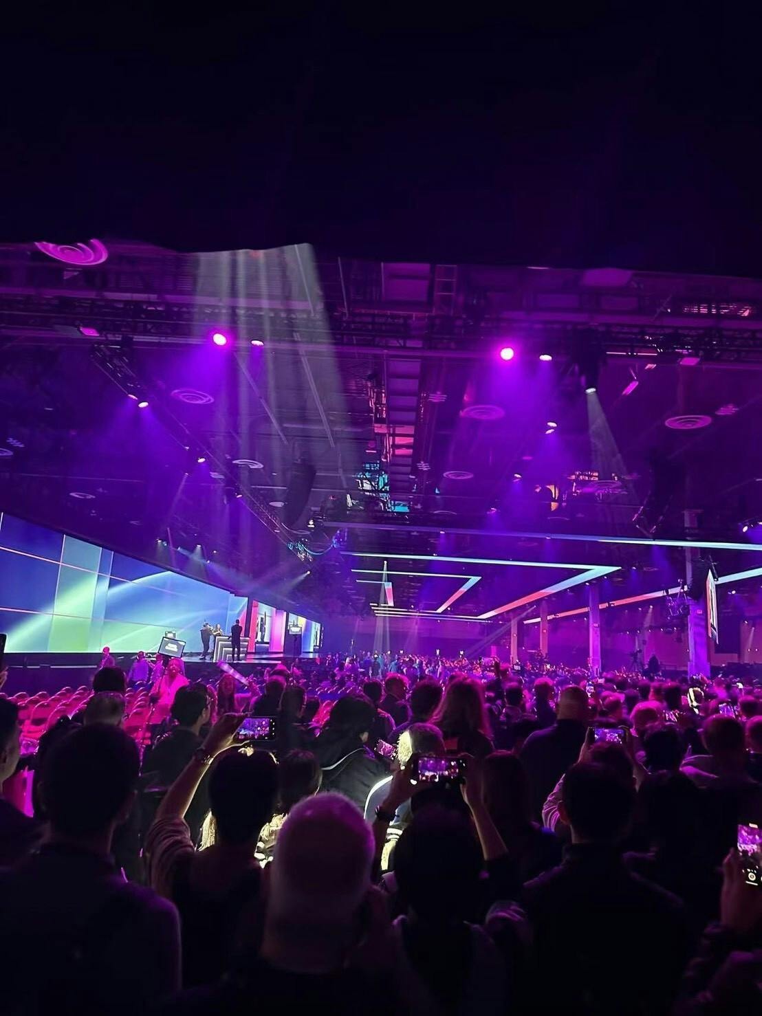 向量資料庫每月燒掉 10 萬美元？AWS S3 Vectors 如何讓對話式 AI 的資料庫成本降 90%？