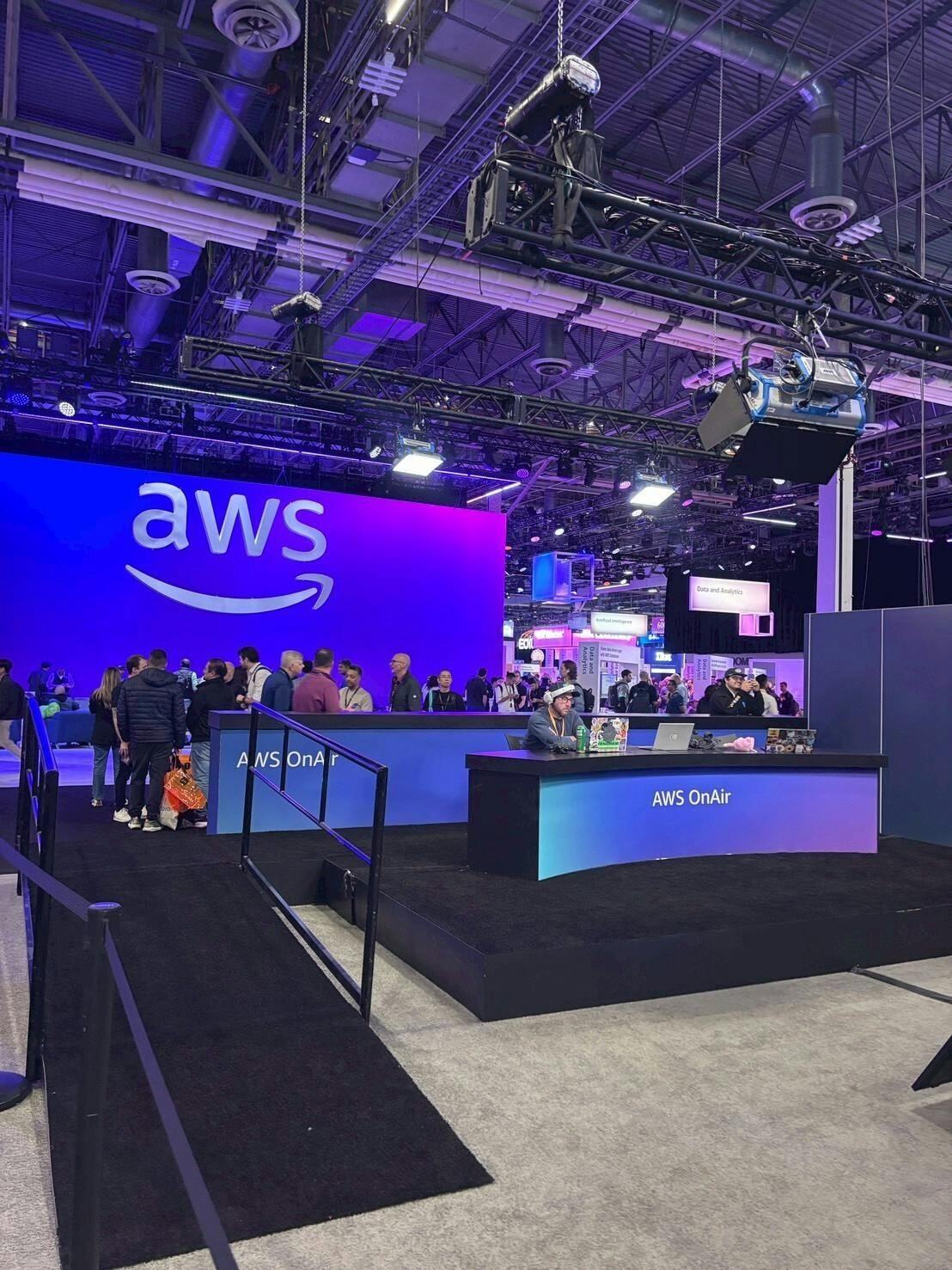 一般 AI 可以試錯，醫療 AI 不行——Natera 用 AWS AgentCore Evaluations 實現零容錯監控