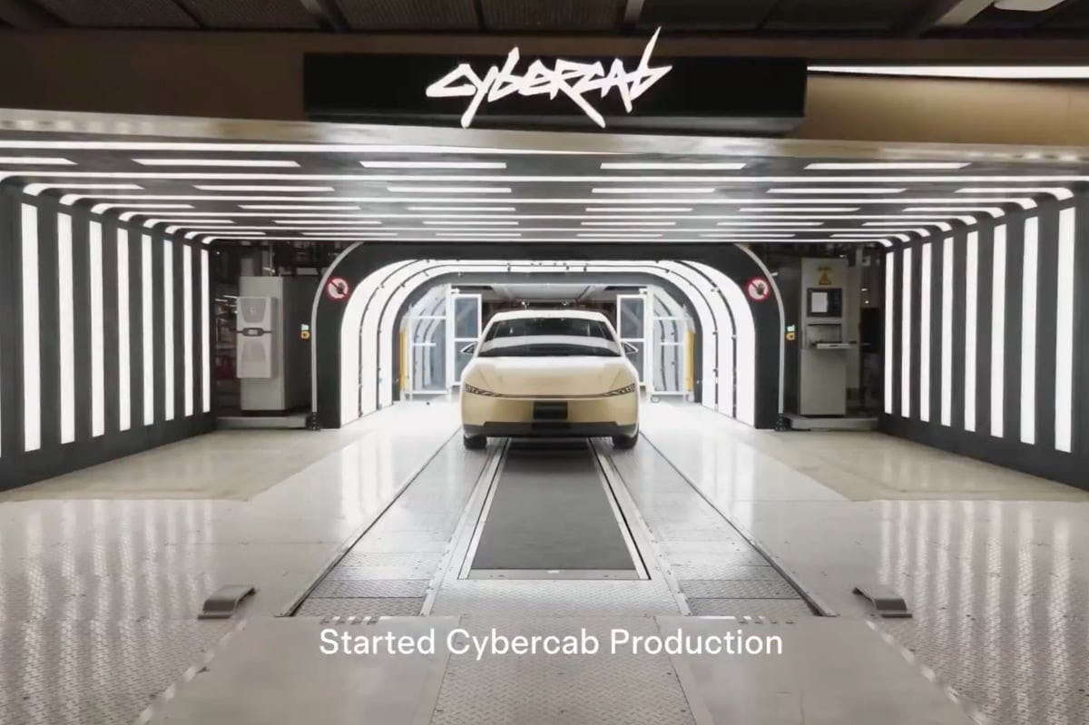 Tesla 2025年度回顧:Cybercab自動駕駛計程車產線正式啟動!預告2026年迎來「超高速」量產