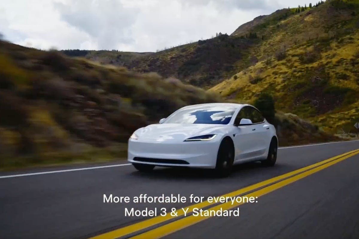 Tesla 2025年度回顧:Cybercab自動駕駛計程車產線正式啟動!預告2026年迎來「超高速」量產