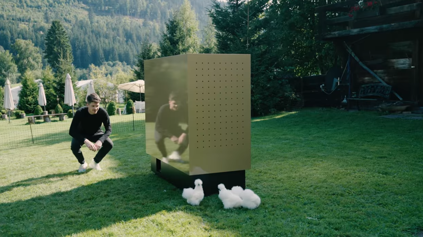 德國設計師打造五星級鏡面雞舍