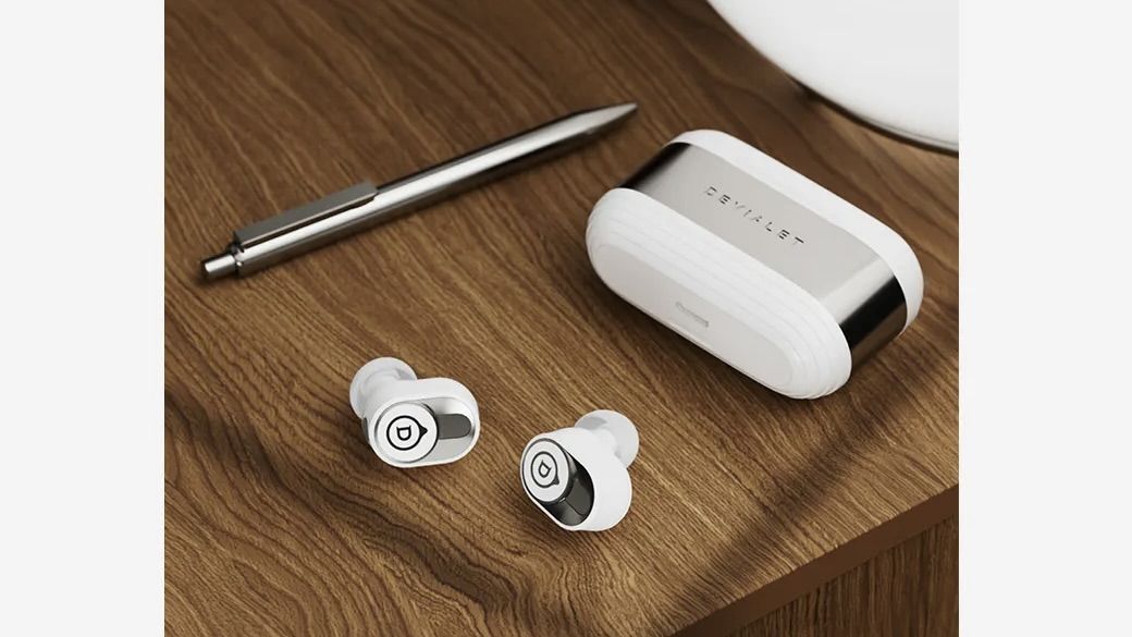 拒絕平庸音質，Devialet Gemini II 真無線降噪耳機，戴上就像是坐在劇院第一排。