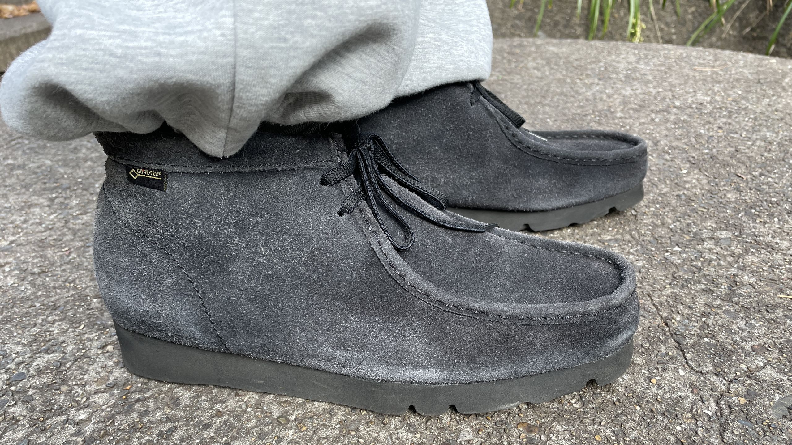 開箱日本｜鞋子壞掉捨不得丟，Clarks 莫卡辛鞋修理後還能穿。