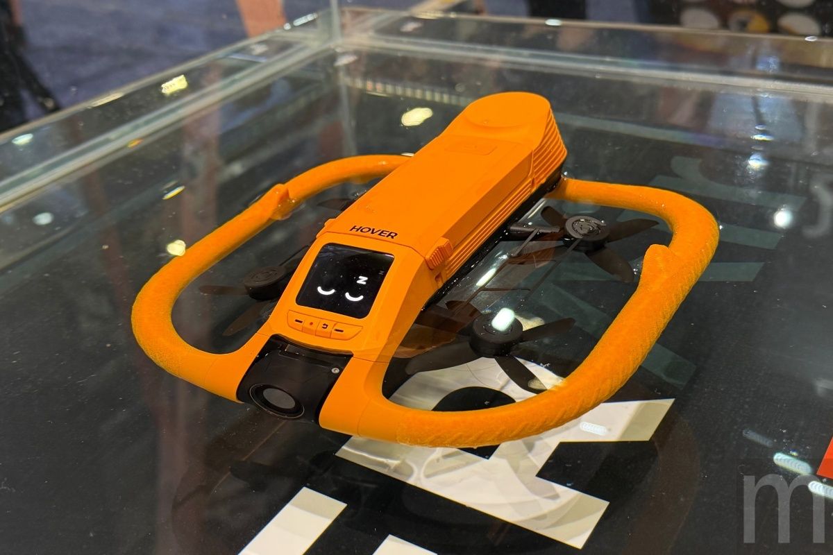 HOVER Air Aqua是針對水上活動打造的空拍機,全機IP67等級防水、能從水面翻身自救