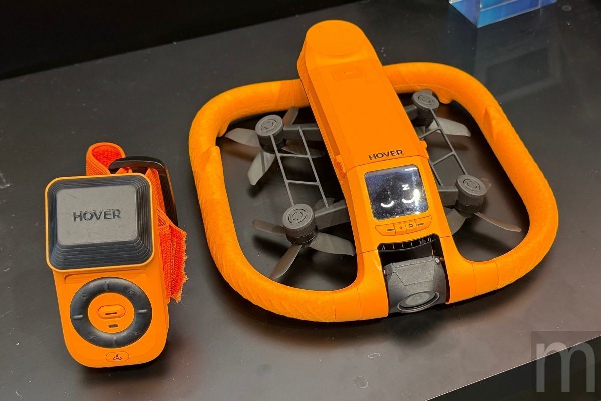 HOVER Air Aqua是針對水上活動打造的空拍機,全機IP67等級防水、能從水面翻身自救