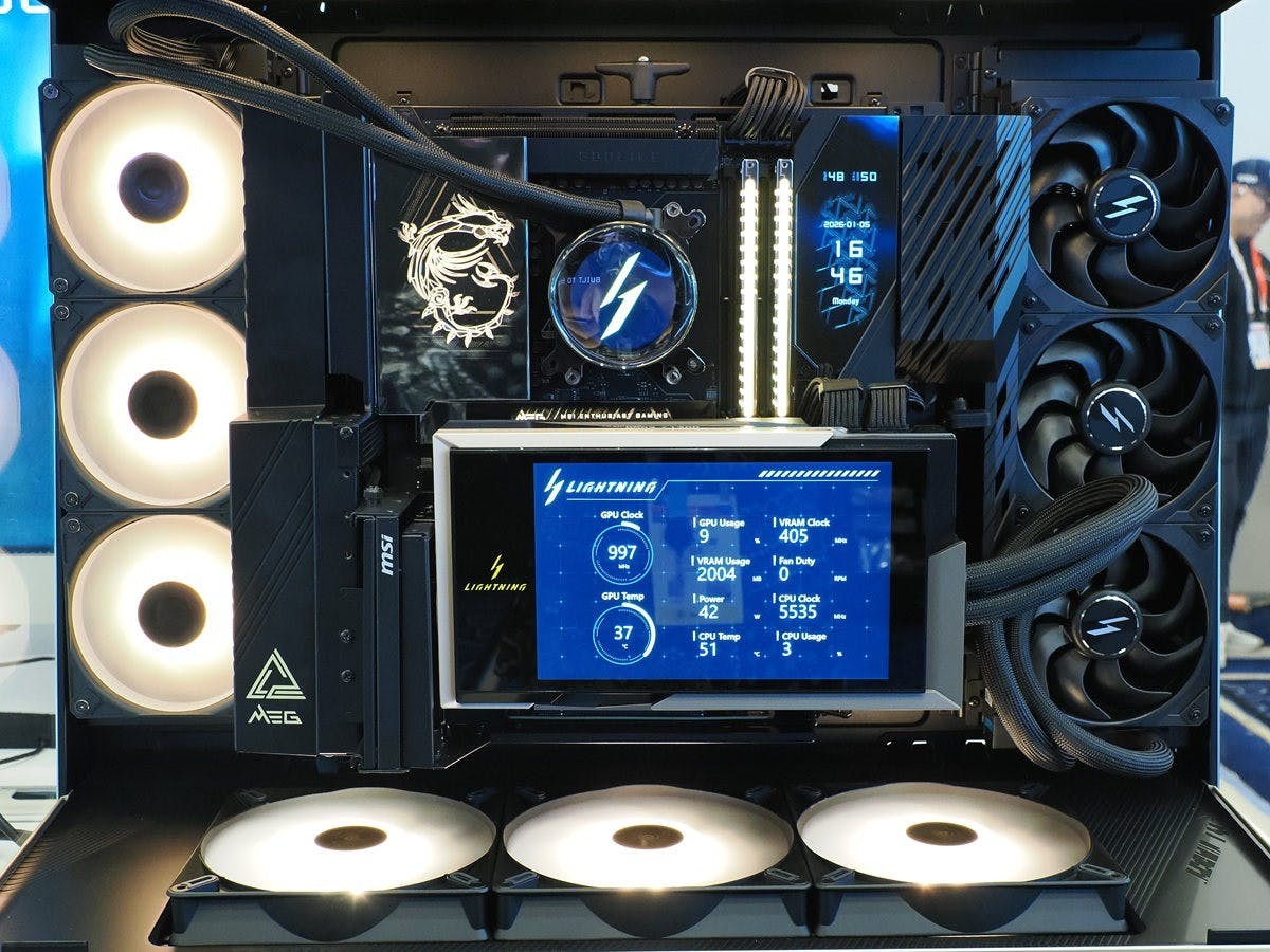 水晶？ 微星推出MSI GeForce RTX 5090 32G LIGHTNING Z頂級水冷顯示卡搭8吋