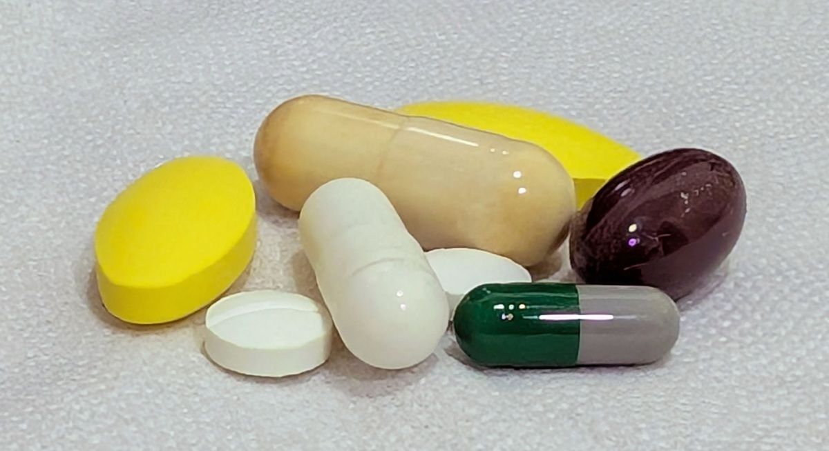 過期藥品別亂沖馬桶 分類丟棄才正確 食藥署告訴你廢棄藥丸、藥水、針劑、藥瓶處理方式 有些藥物得回收