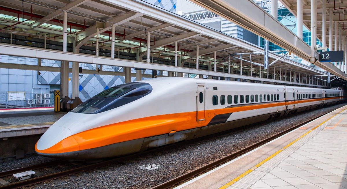 用Line查詢高鐵自由座排隊時間 看燈號避開春節過年尖峰時間 5個紅燈得等80分鐘