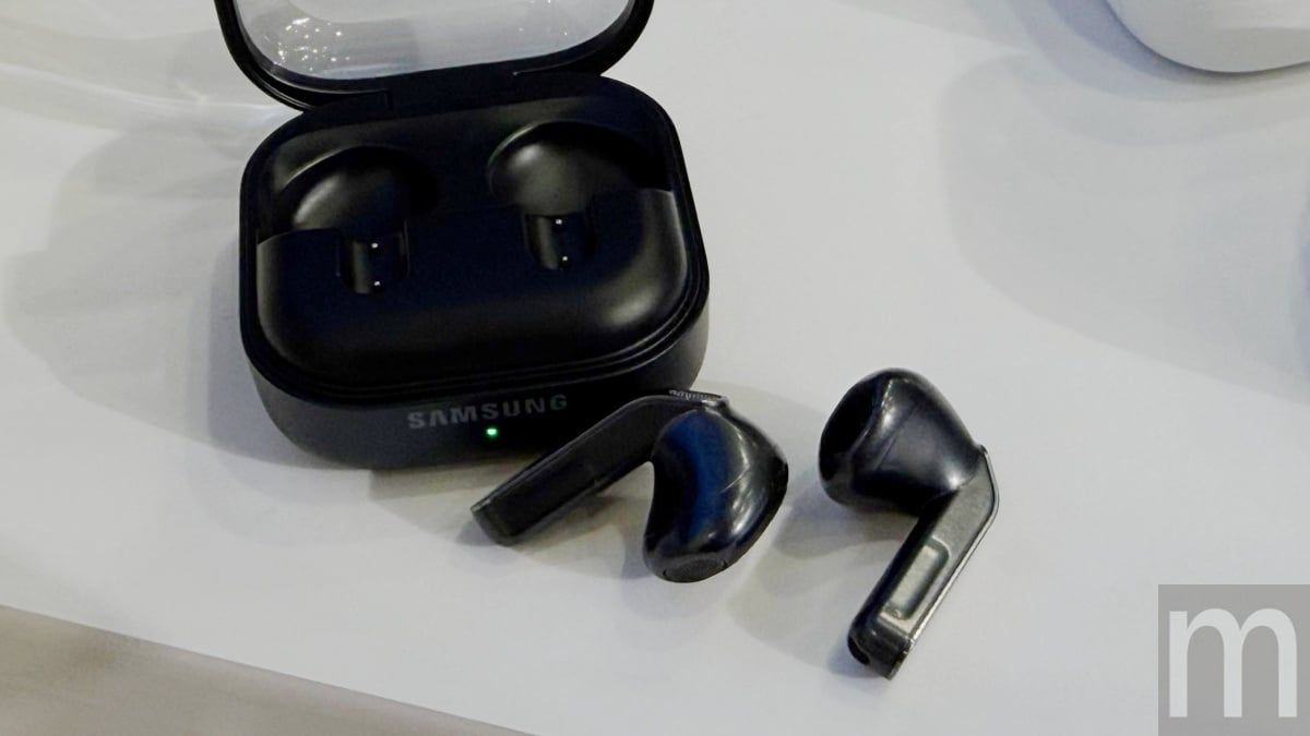 隨身AI語音助理實體化:Galaxy Buds4系列登場,金屬切割外型與頭部動作控制