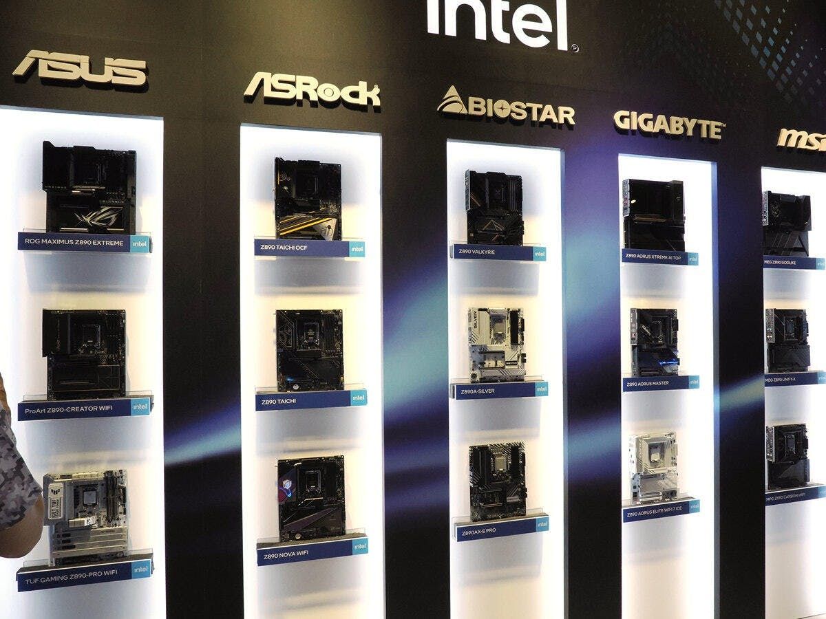 對應Nova Lake的Intel 900系列晶片組曝光，新增Z970、捨棄H入門晶片