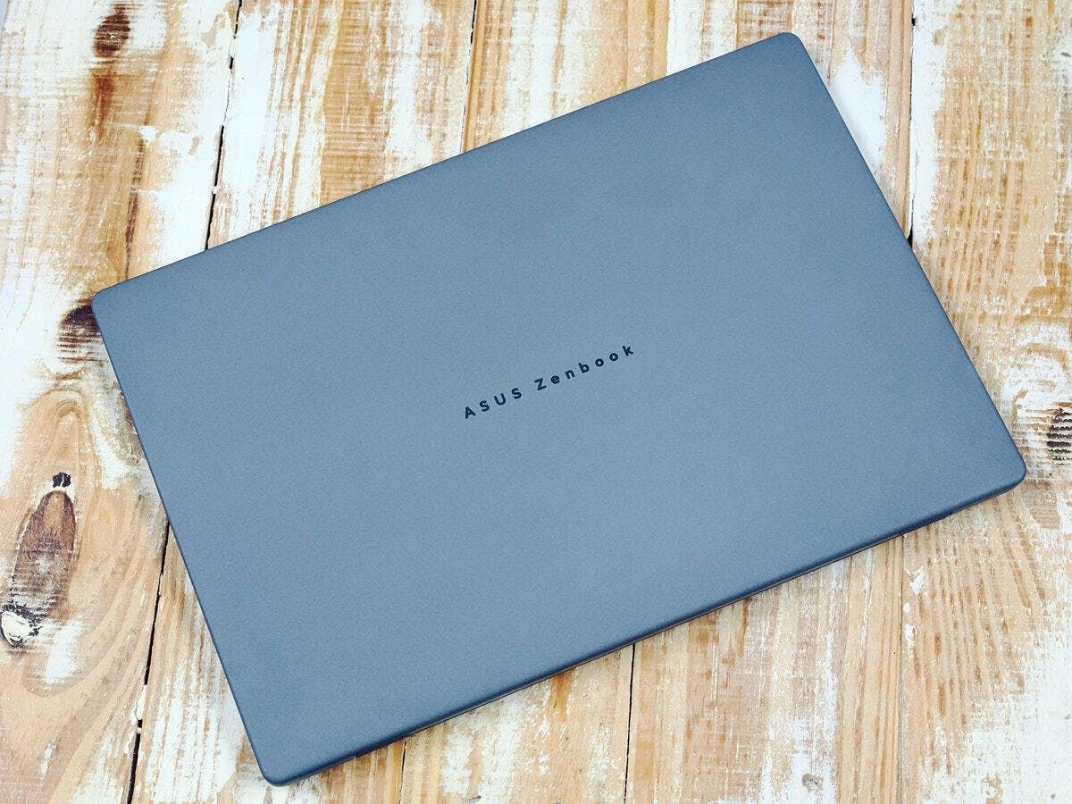 外媒搶先測試華碩Zenbook A14 Snapdragon X2 Elite工程機，CPU與GPU遠超第一代且不遜於Apple M5