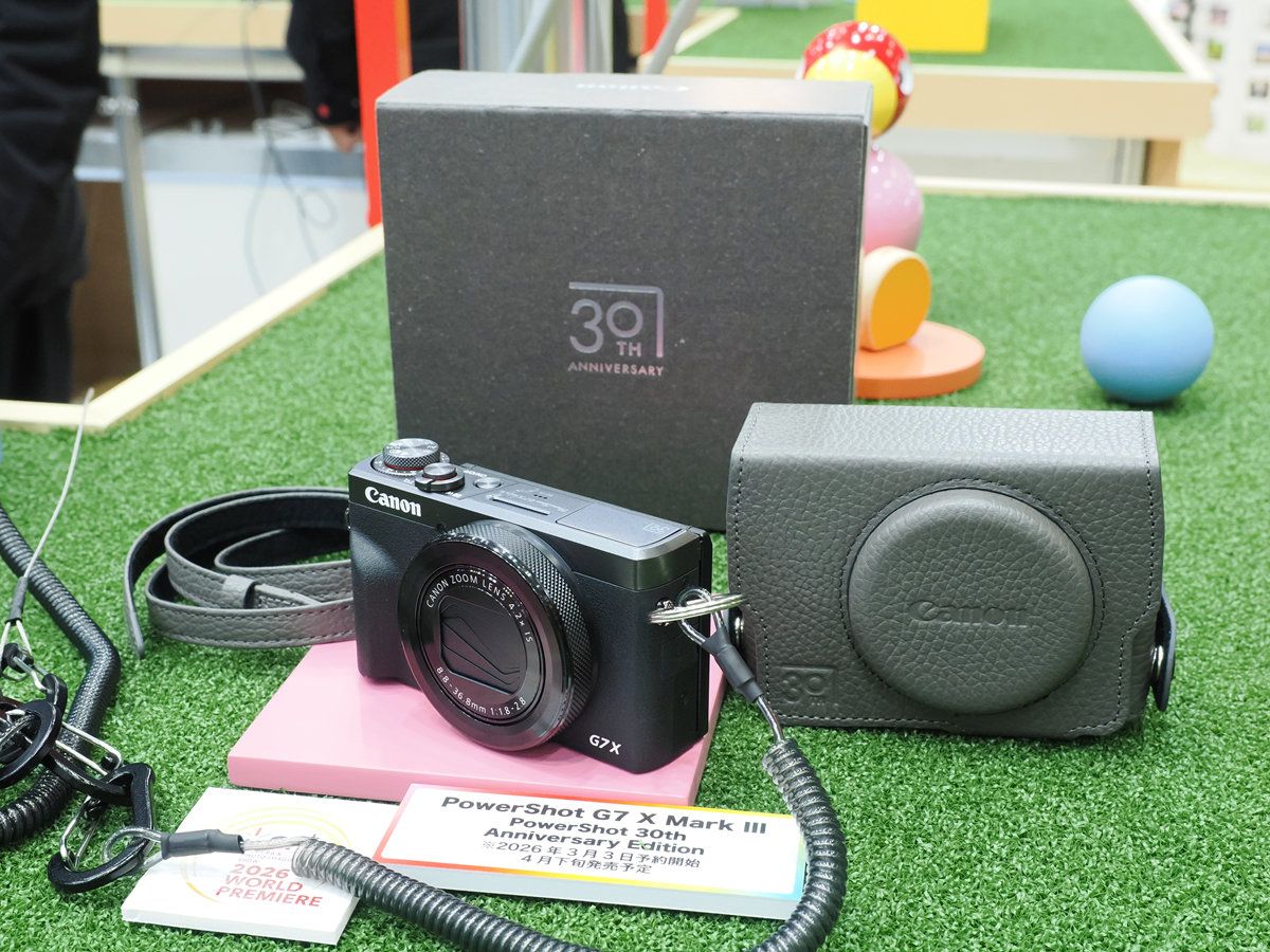 PowerShot G7 X Mark III PowerShot 30th Anniversary Edition相機動眼看，特殊配色含專用相機套與背帶
