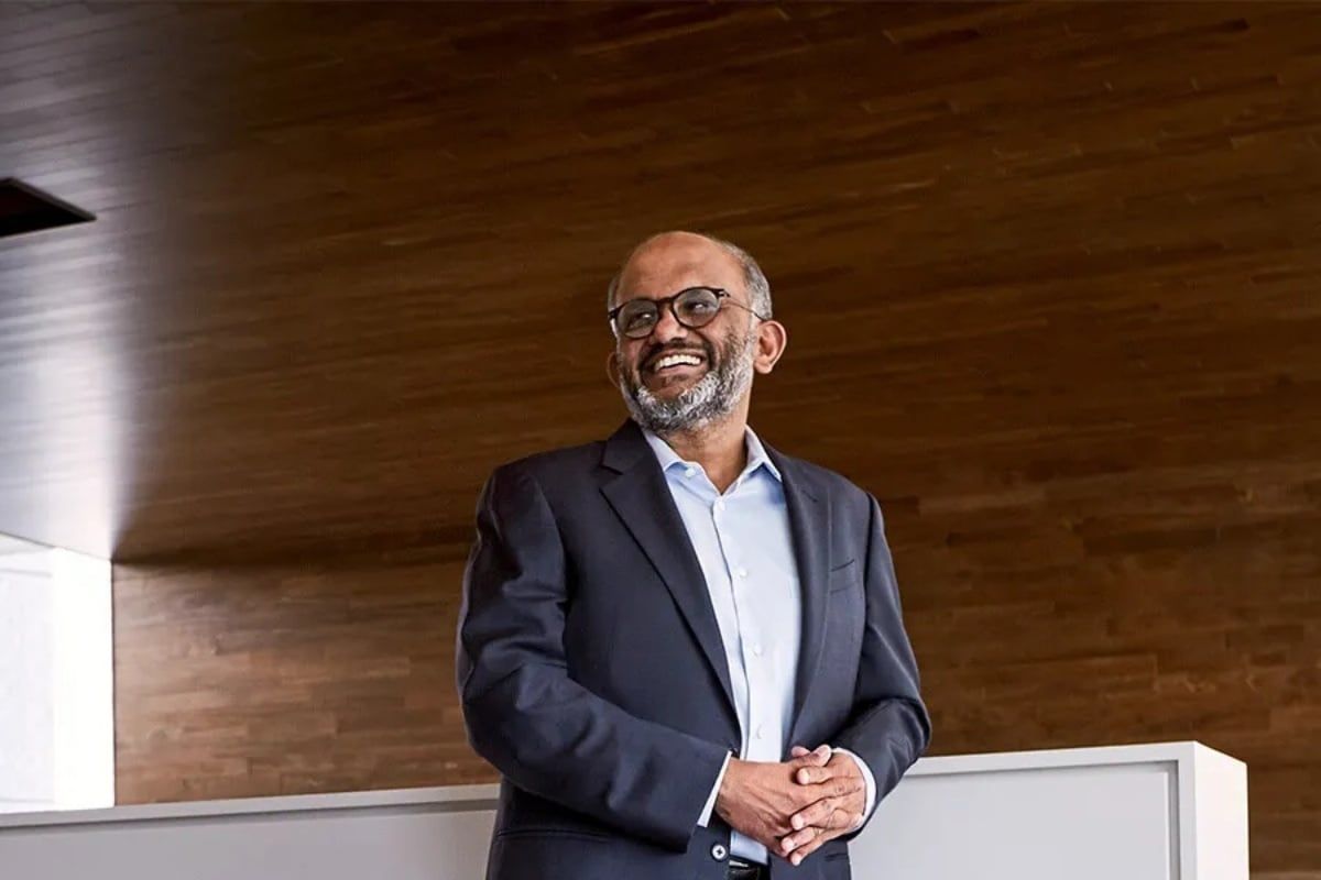 Adobe 執行長 Shantanu Narayen 卸任 18 年職務 股價重挫逾 7%