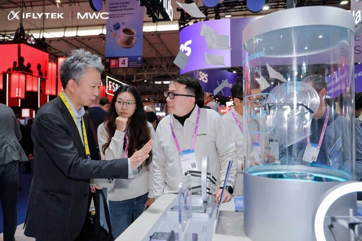 僅重40公克!科大訊飛於MWC 2026發表全新AI眼鏡,首創「唇動識別」抗噪同步翻譯功能