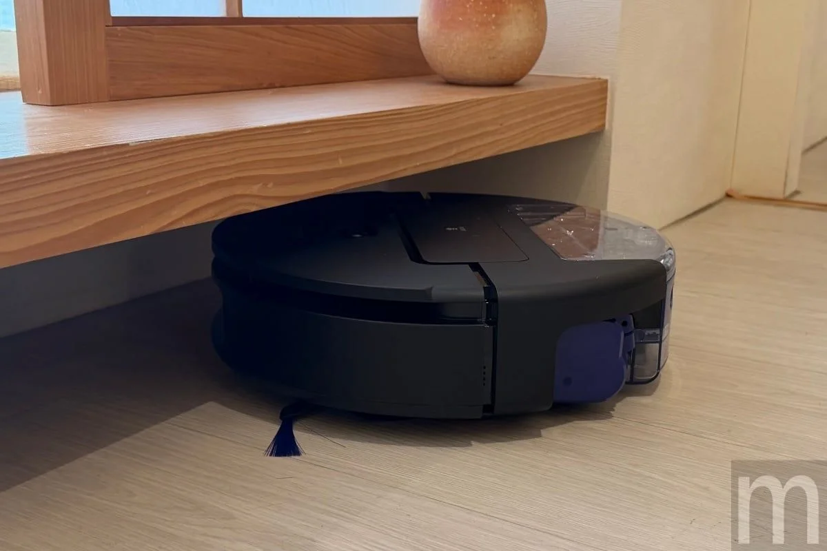 動手玩／Dyson Spot+Scrub Ai掃拖機器人：強悍吸力結合精準去汙，如何力抗石頭、追覓等強敵？