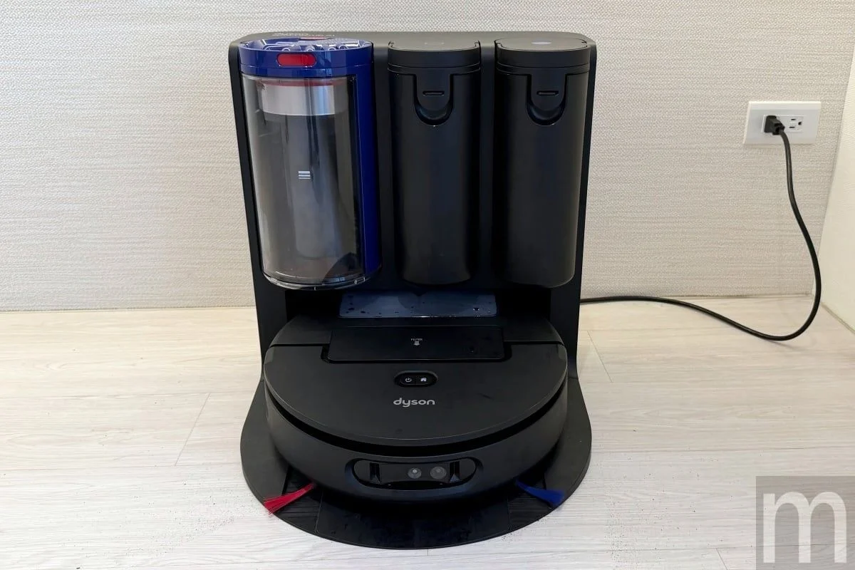 動手玩／Dyson Spot+Scrub Ai掃拖機器人：強悍吸力結合精準去汙，如何力抗石頭、追覓等強敵？