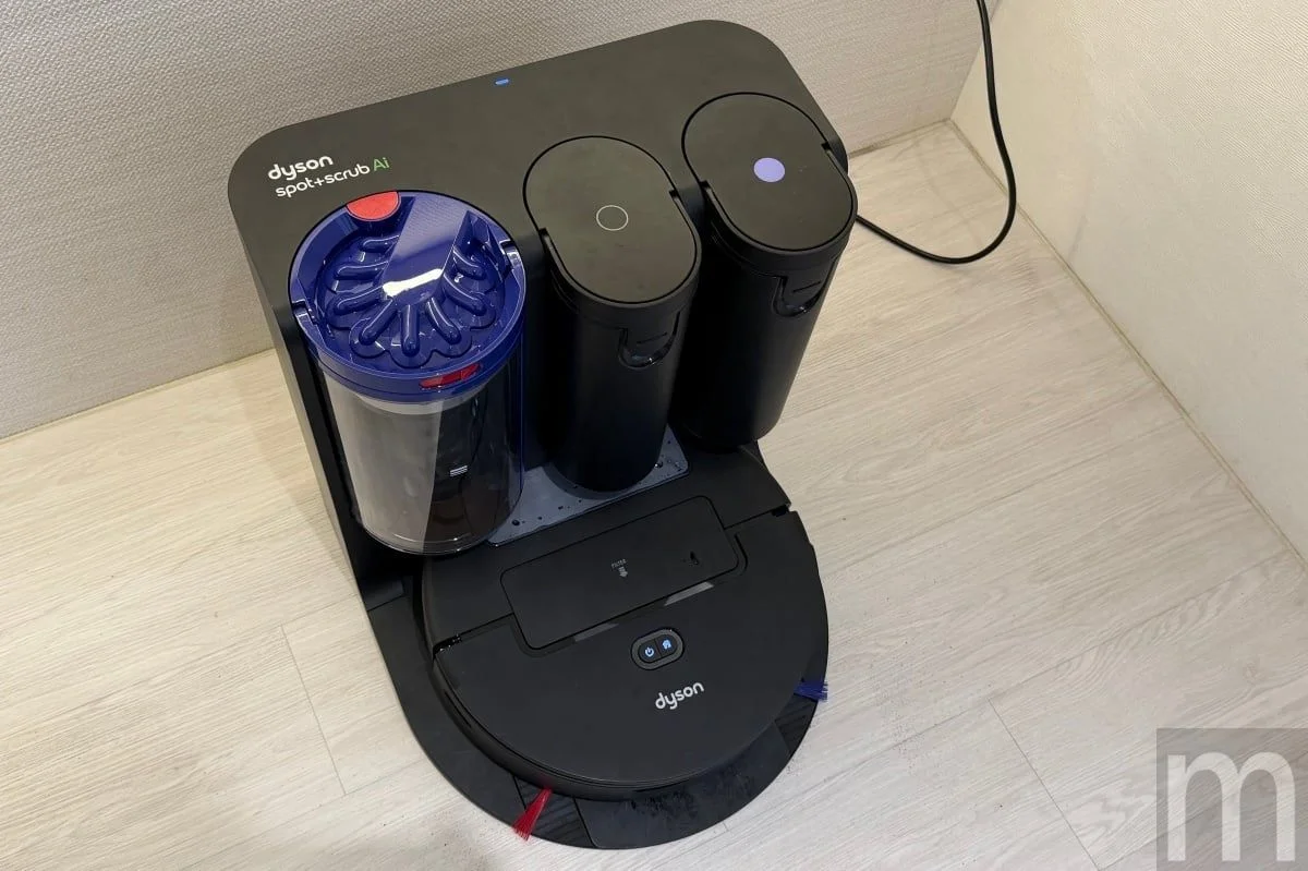 動手玩／Dyson Spot+Scrub Ai掃拖機器人：強悍吸力結合精準去汙，如何力抗石頭、追覓等強敵？
