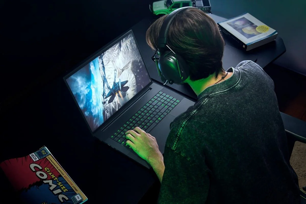 頂規價格直逼新台幣22萬元！2026年款Razer Blade 18換裝Intel Core Ultra 9與128GB海量記憶體