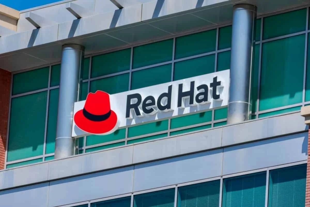 Red Hat 強化主權雲與私有雲功能 攜手 NVIDIA、Google 保護數位自主