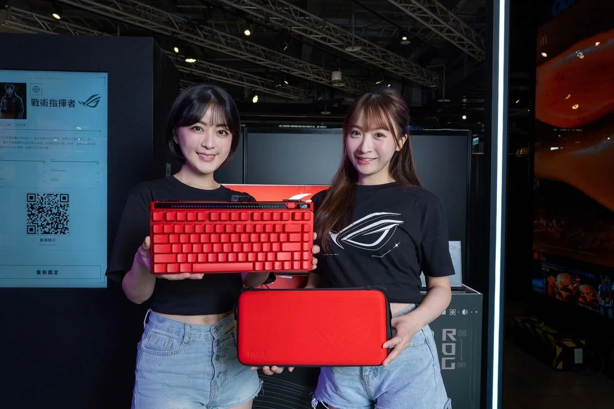 華碩ROG成軍20週年,展出向初代致敬的「ROG CROSSHAIR 2006」主機板、限量ARCANA記憶體