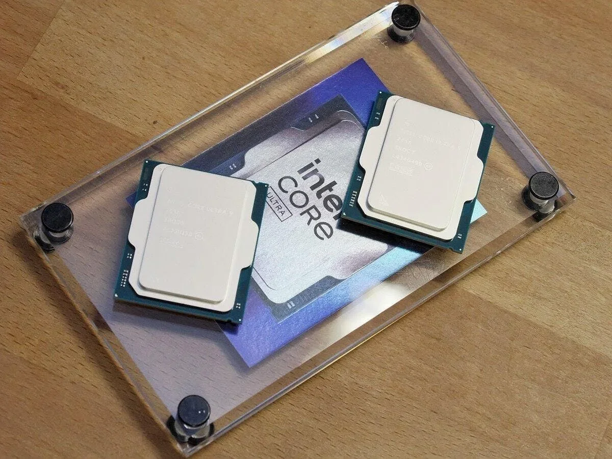 傳Intel雙CPU晶粒Nova Lake的PL2直逼500W，部分Z990主機板採3個8 Pin CPU供電