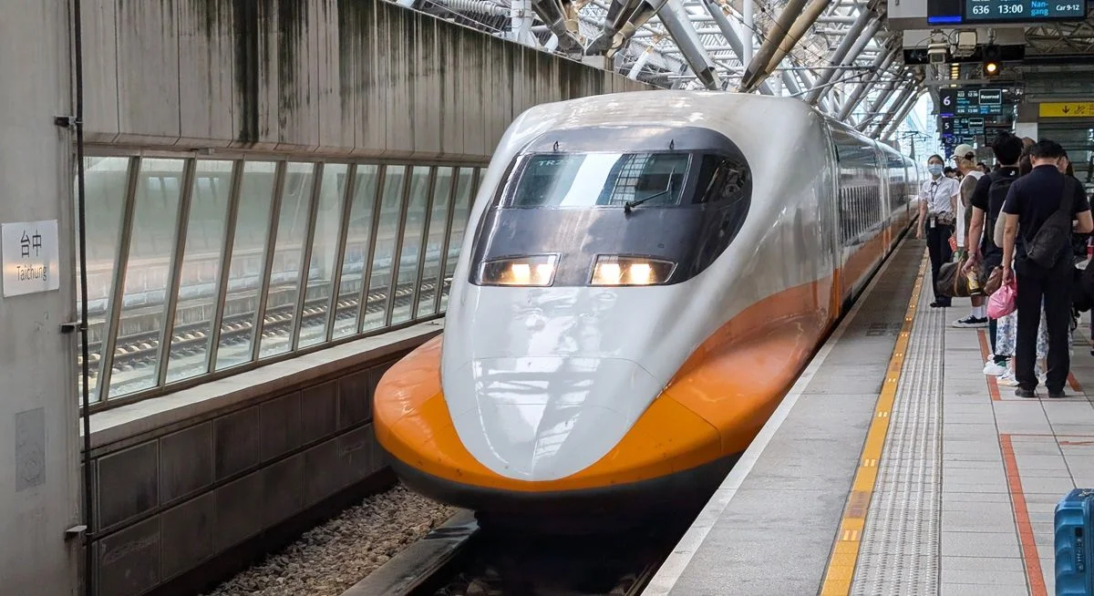 高鐵上免費看電子書 列車、站體皆可閱讀 中華電信Hami書城每天可看3小時