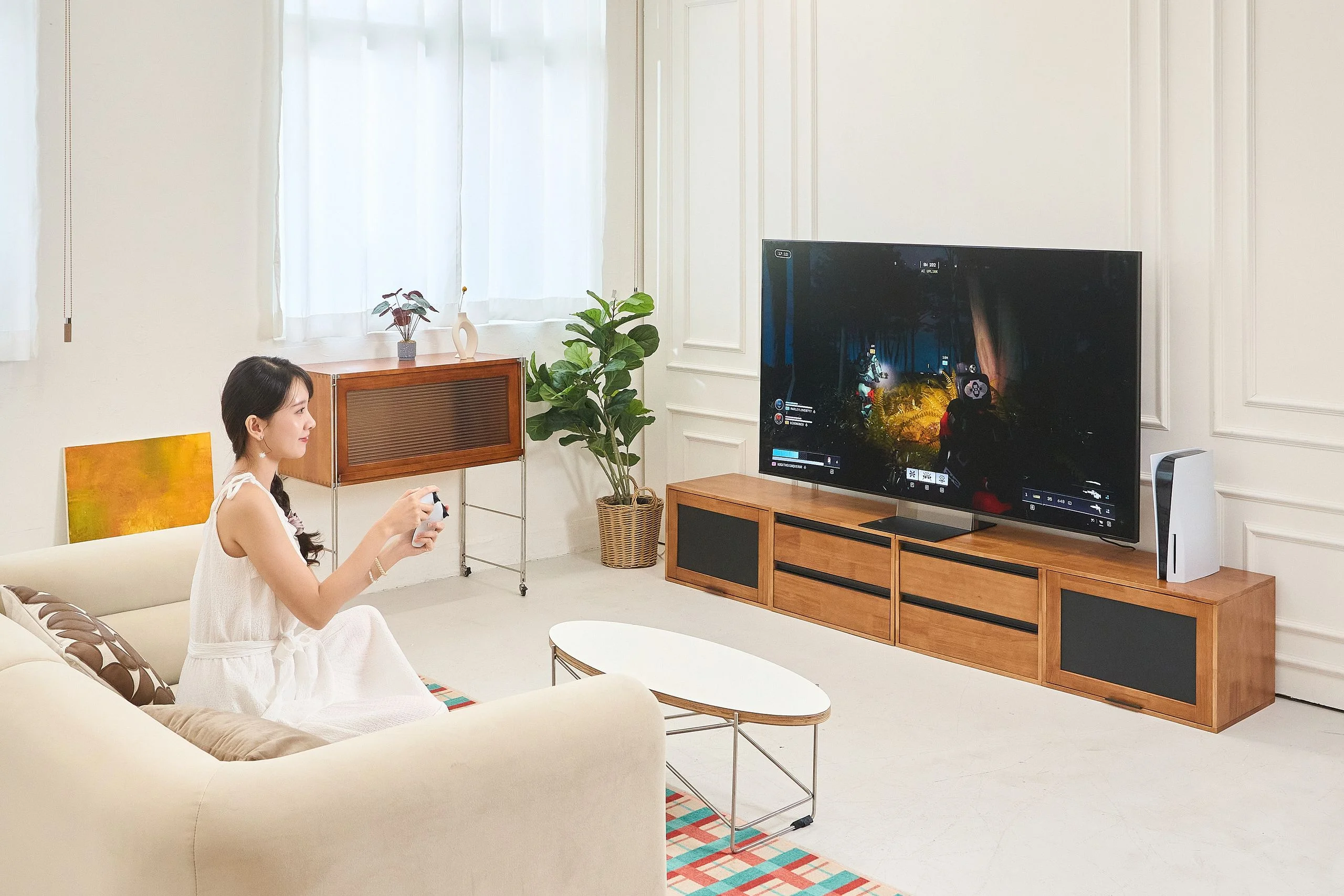 True RGB 的三色背光能精準輸出色彩，是兼顧遊戲與影音娛樂的理想 4K 電視選擇。