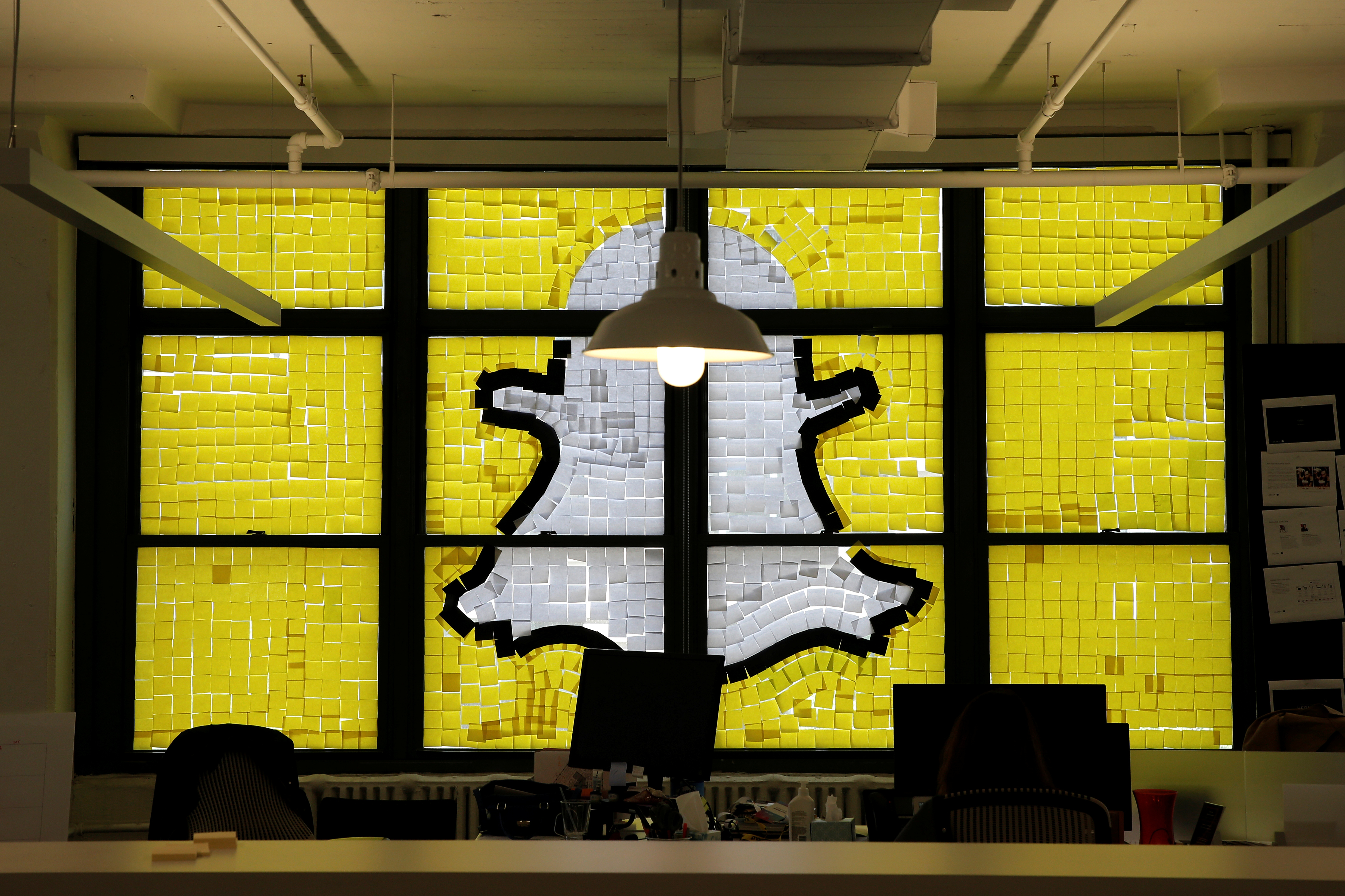 曇花一現？Snapchat 週一股價大跌12%，分析師建議賣出- INSIDE