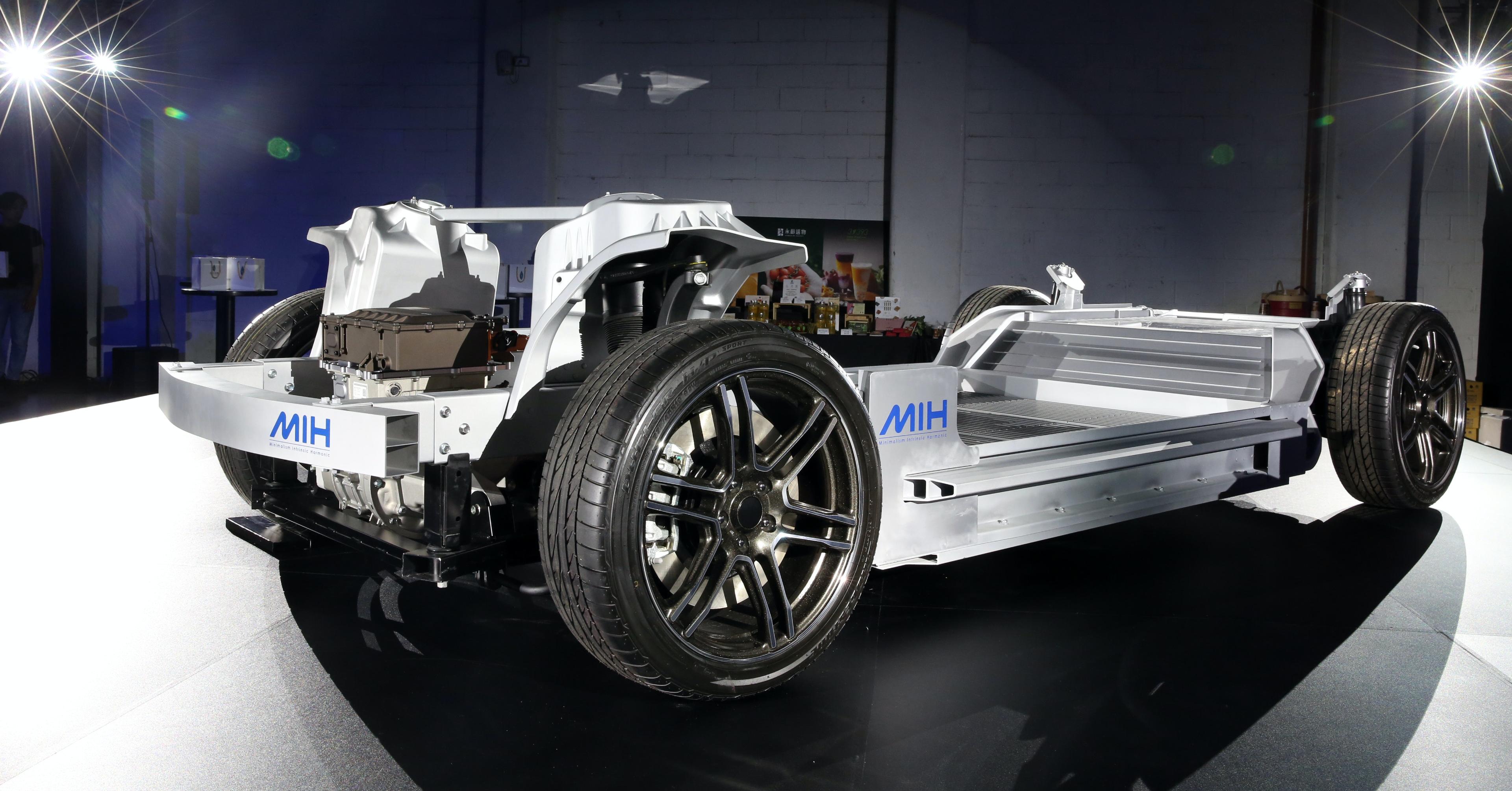 力拼9 成三電系統自製，鴻海再砸13.8 億元投資電動車子公司- INSIDE