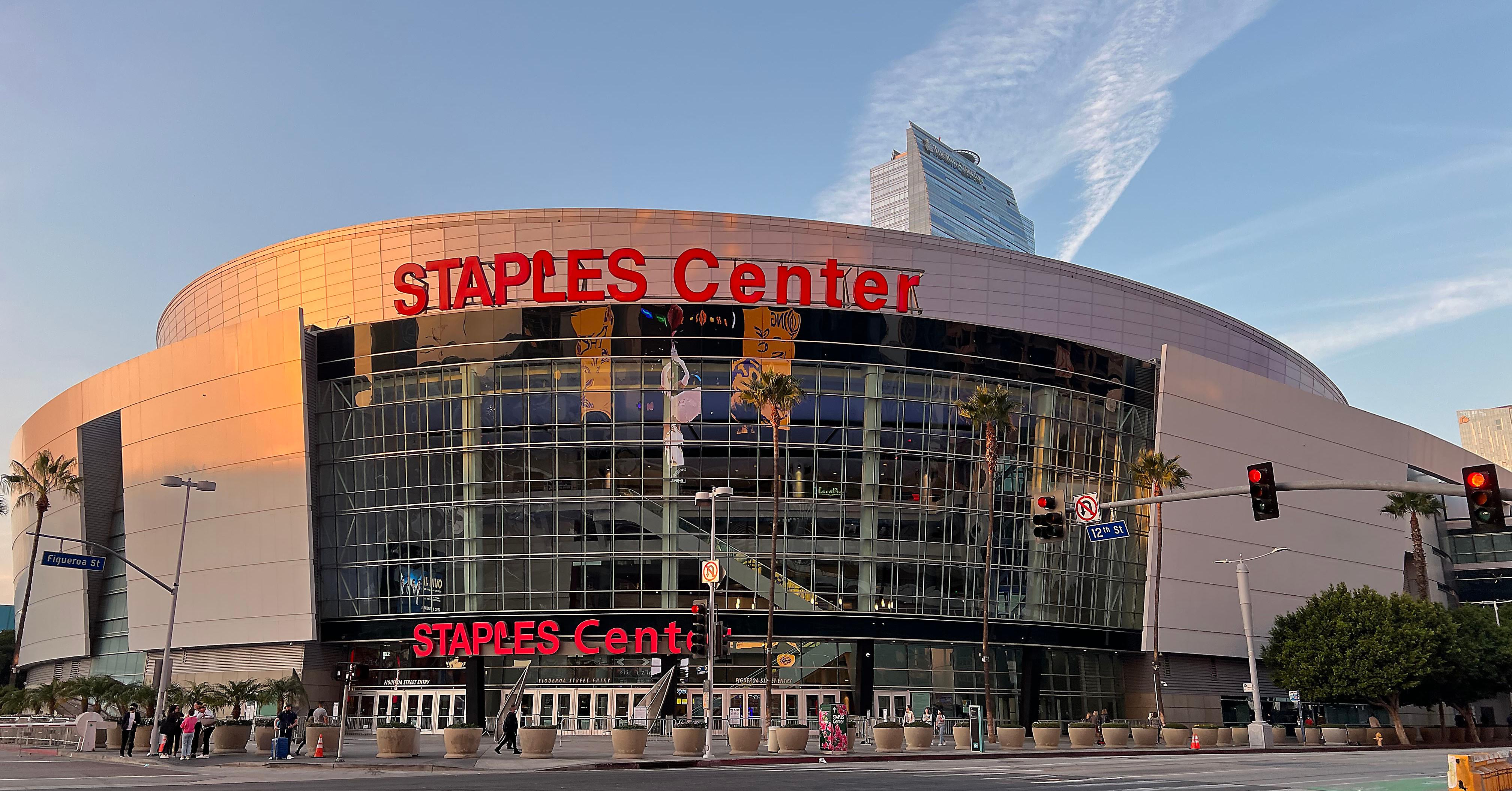 湖人主場館耶誕節改名傳冠名權20 年195 億台幣- INSIDE