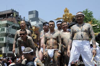 日本 山口組 yakuza 三社祭 浅草、東京。Sanja Matsuri