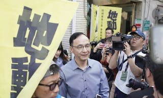 朱立倫赴北投區「地動刪瑤」罷免總部（2）