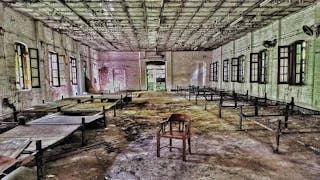 無人島上廢棄營地 Abandoned Camp on Uninhabited Island