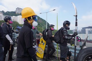 大學校長應減薪 西隧應減價