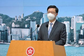 金融領袖峰會7人欖球賽相繼開鑼 李家超 : 這兩周本港充滿活力