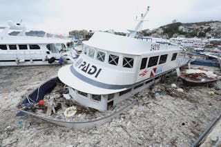 山竹亂港兩日蒸發10億？