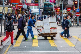 從派錢爭議 談「民無信不立」