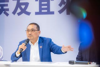 柯文哲不肯重新討論民調 黃珊珊代表領參選表格