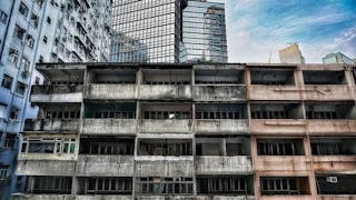 銅鑼灣鬧市「鬼廈」 “Ghost Mansion” in Bustling Causeway Bay