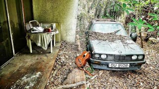 探索廢棄西式大宅及汽車 Exploring Abandoned Western Mansion with Cars