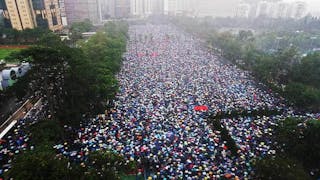 民陣集會逼爆維園 流水式人潮往金鐘離開 Democracy Rally Floods Victoria Park – Exit Crowd Flows to Admiralty