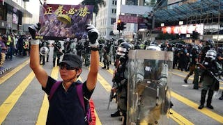 尖沙咀追究警暴集會 防暴警察催淚彈驅散 Rally to Investigate Police Brutality at Tsimshatsui Interrupted by Riot Police