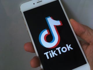 蓬佩奧揚言對更多中國軟件公司下手 微軟續商討收購TikTok