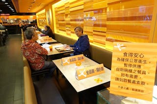 政府延長限聚令至5月7日 放寬食肆座位限制